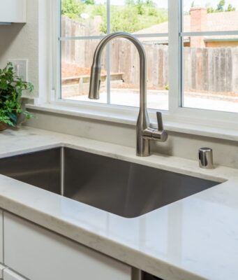 Ways to Maintain the Long-Lasting Beauty of Quartz Countertops Without Hassle