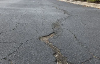 Finding the Best Paving Contractor in Volusia County for Quality Blacktop